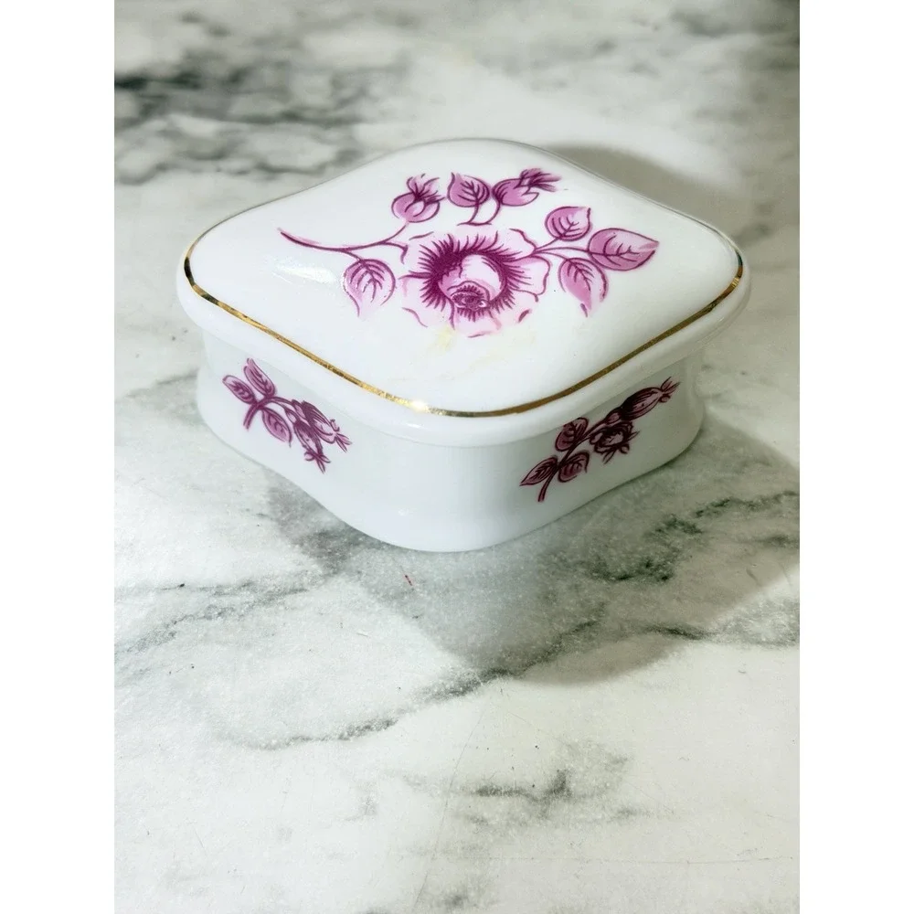 Hollohaza 1831 Hungary Porcelain Trinket Box Flowers (A3209)